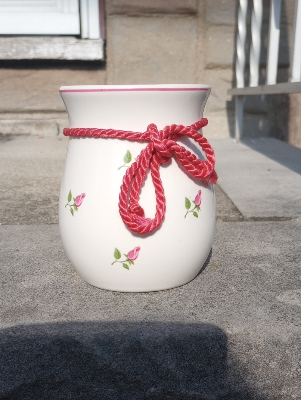 Vintage Teleflora Creamy White Ceramic Vase w/ Pink & Green Rosebud Design
